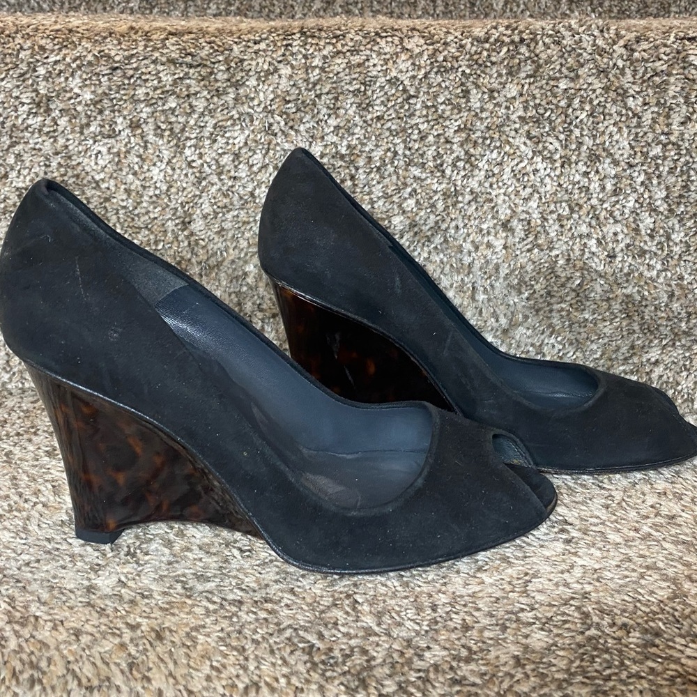 STUART WEITZMAN Suede Peep Toe Tortoise Shell Wedges Size 8
